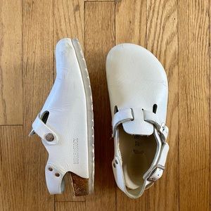 White Birkenstock Tokio clogs